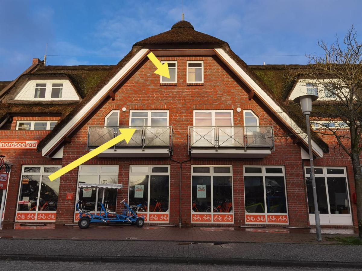 Schaake Hooksiel - Charmante Reetdachwohnung & Kostenfreier Parkplatz エクステリア 写真
